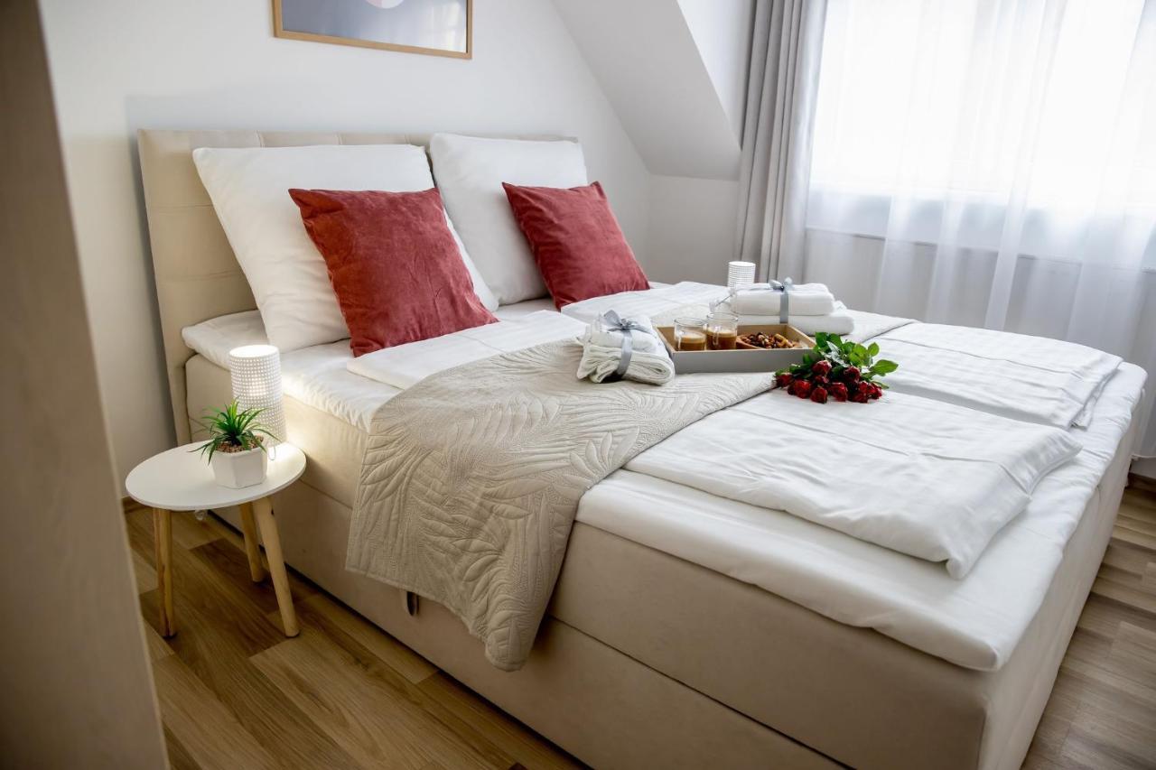 Rose Gold Apartment Zalaegerszeg Zewnętrze zdjęcie